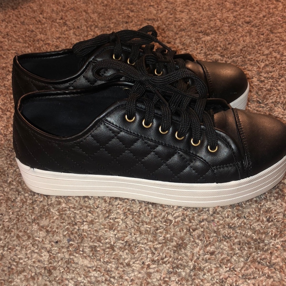 Platform sneakers